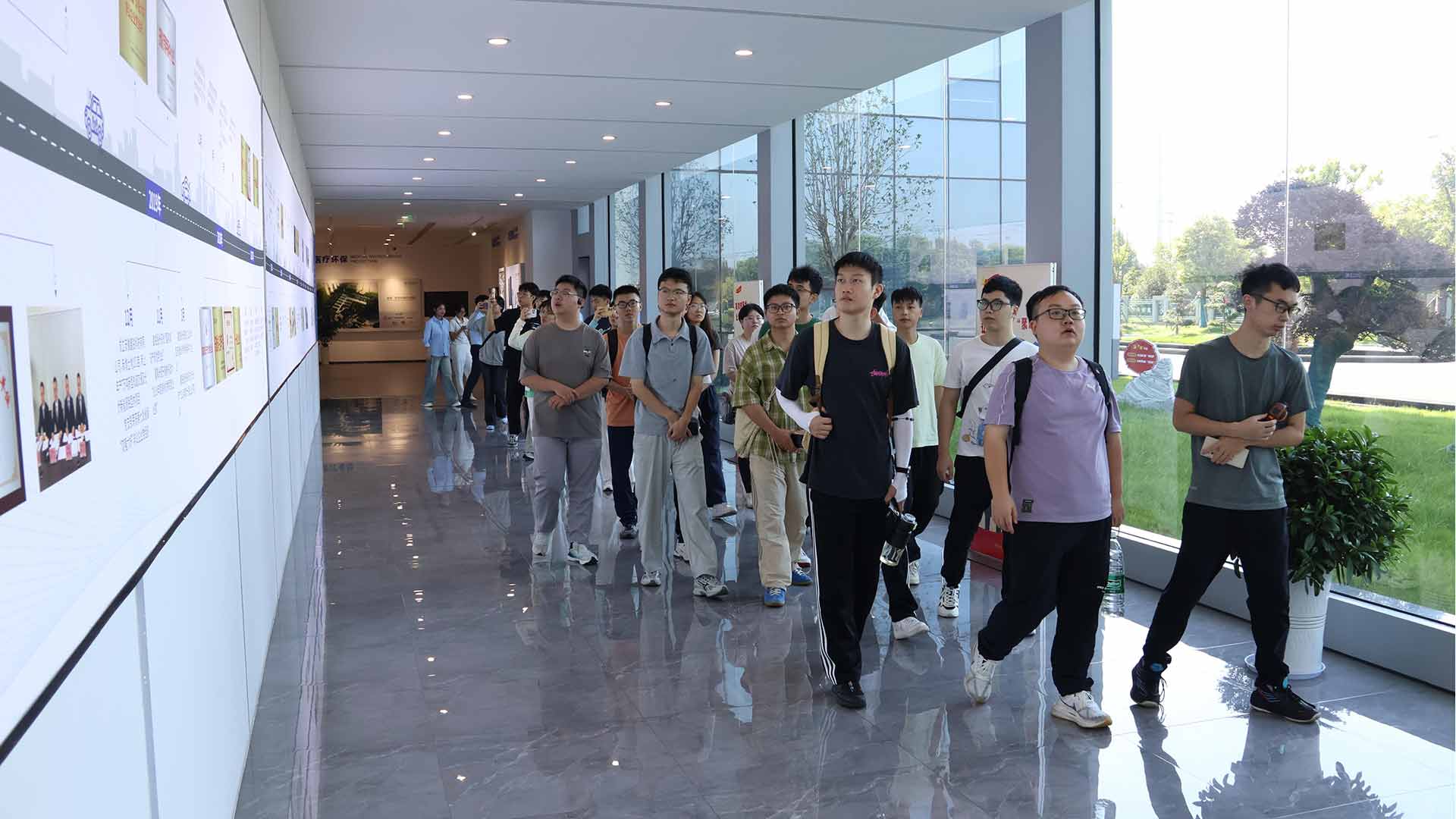 Tracer un nouveau chemin avec les matériaux, forger la jeunesse | Documentaire de stage d'étudiants de l'Université centrale du Sud : Une première exploration du Xinbo